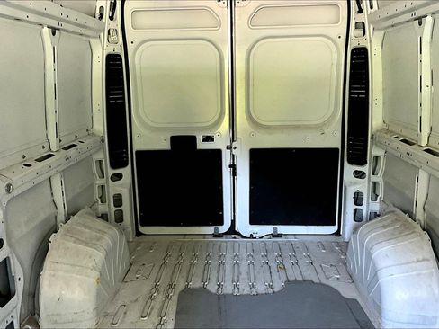 Used 2023 RAM ProMaster 2500 w/ Driver Convenience Group FWD image 30