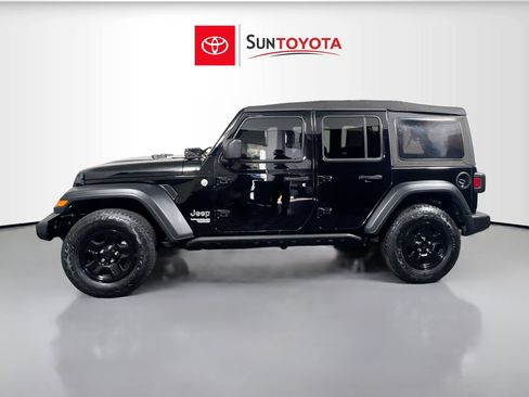 Used 2018 Jeep Wrangler Unlimited Sport image 7