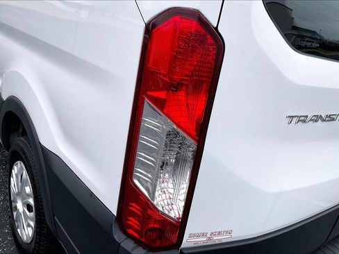 Used 2022 Ford Transit 350 XLT image 23