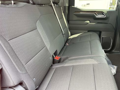 New 2026 GMC Sierra 1500 SLE w/ Preferred Package image 24