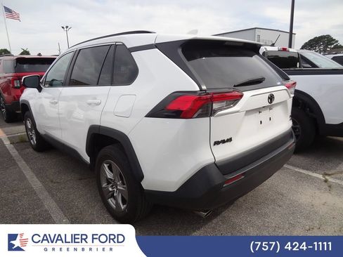 Used 2023 Toyota RAV4 XLE AWD/4WD image 4