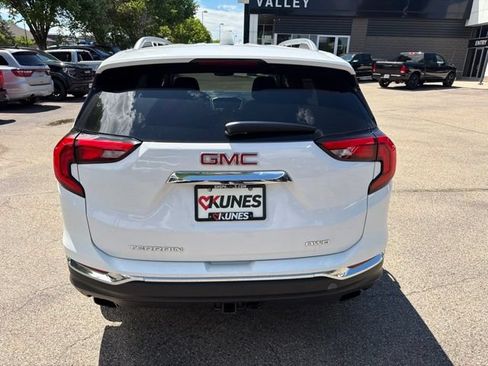 Used 2019 GMC Terrain SLT w/ Preferred Package AWD/4WD image 4
