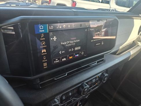 Used 2025 Jeep Wrangler Unlimited Sport AWD/4WD image 19
