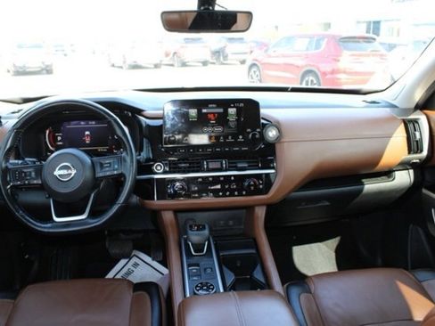 Used 2023 Nissan Pathfinder Platinum w/ Lighting Package (N93) image 25