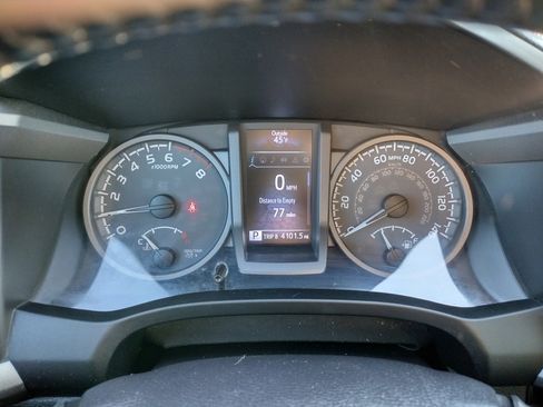 Used 2016 Toyota Tacoma SR image 22