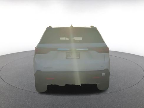 Used 2023 Chevrolet Traverse LT image 12