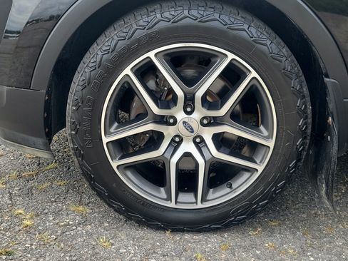 Used 2017 Ford Explorer Sport w/ Equipment Group 401A AWD/4WD image 12