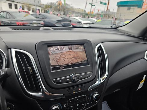 Used 2022 Chevrolet Equinox LT image 25