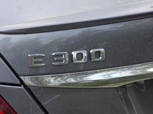 Used 2017 Mercedes-Benz E 300 image 16
