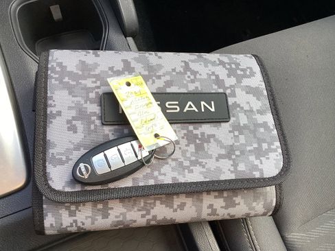 Used 2024 Nissan Frontier SV w/ SV Convenience Package image 19