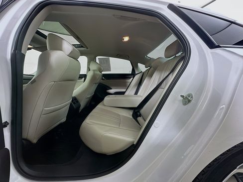 Used 2018 Honda Accord Touring image 29