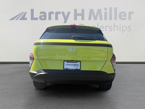 Used 2025 Hyundai Kona SEL AWD/4WD image 4
