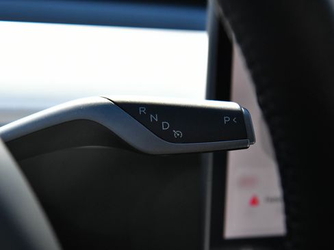 Used 2023 Tesla Model Y Long Range AWD/4WD image 27