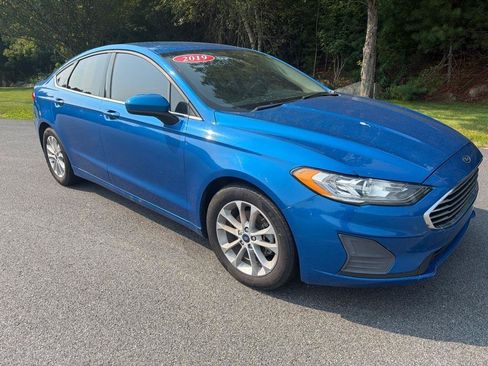 Used 2019 Ford Fusion SE FWD image 5