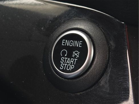 Used 2017 Ford Escape Titanium image 16