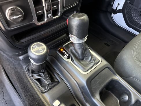 Used 2022 Jeep Wrangler Unlimited Sport AWD/4WD image 26