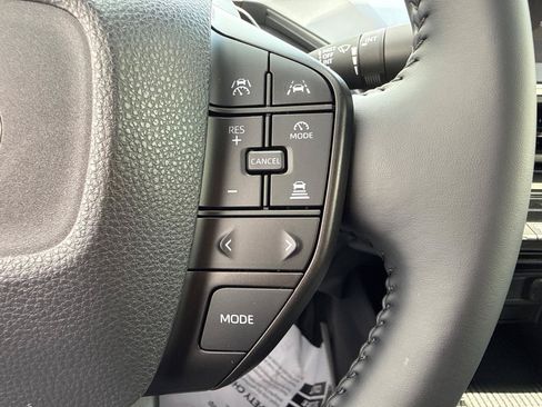 Used 2026 Toyota Prius LE AWD/4WD image 16