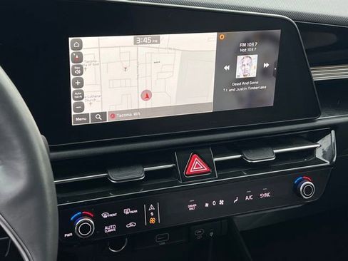 Certified 2023 Kia Niro SX Touring image 21