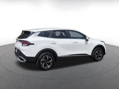 Used 2025 Kia Sportage LX AWD/4WD image 15