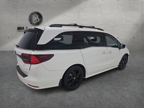 Used 2024 Honda Odyssey Sport image 5