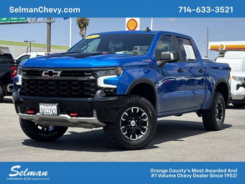 Used 2023 Chevrolet Silverado 1500 ZR2 w/ Technology Package AWD/4WD image 1
