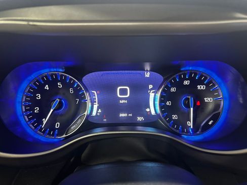 Used 2025 Chrysler Pacifica Select FWD image 7