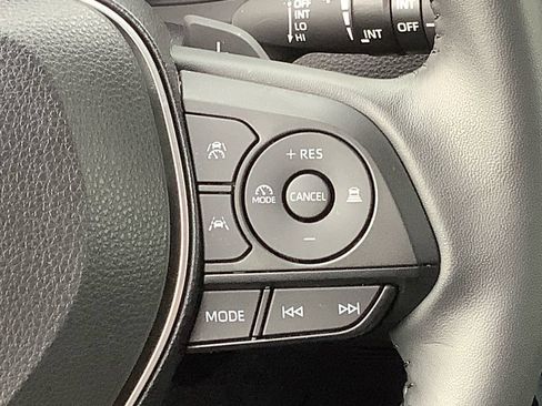 Used 2025 Toyota Corolla SE FWD image 16