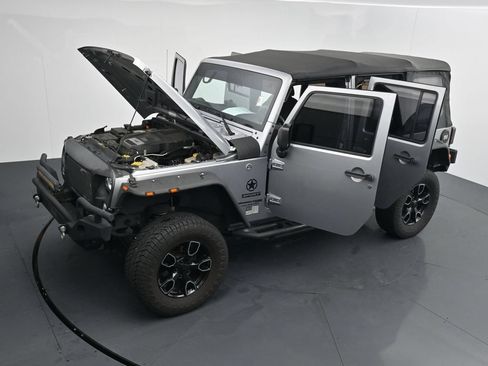 Used 2018 Jeep Wrangler Unlimited Sport AWD/4WD image 26