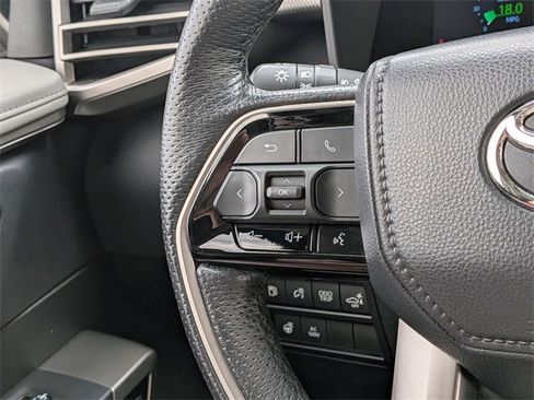 Used 2023 Toyota Sequoia Limited image 28