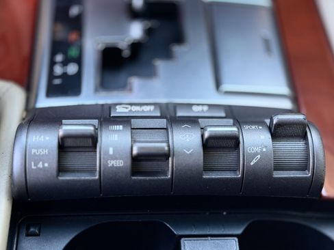 Used 2008 Lexus LX 570 4WD image 30