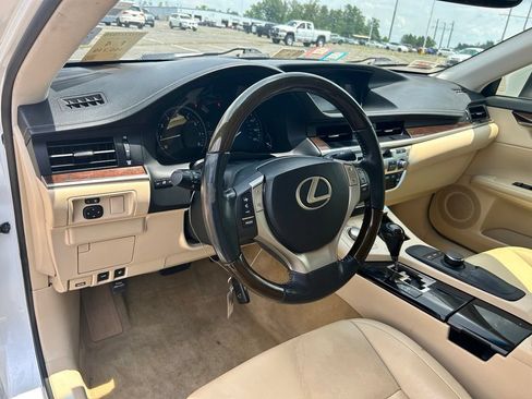 Used 2013 Lexus ES 350 w/ Premium Pkg FWD image 7