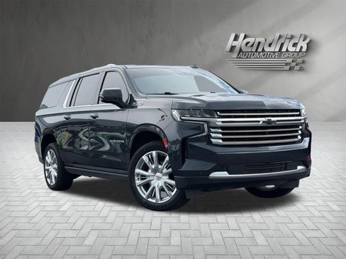 Used 2022 Chevrolet Suburban High Country AWD/4WD image 2