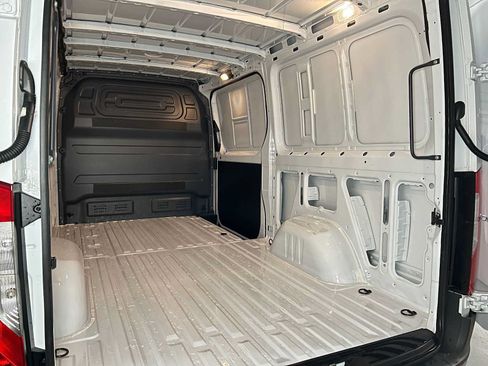 Used 2025 Mercedes-Benz Sprinter 2500 image 17