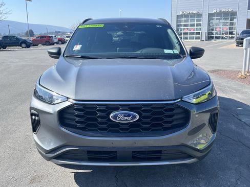 Used 2025 Ford Escape ST-Line image 9