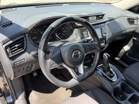 Used 2019 Nissan Rogue SV FWD image 12