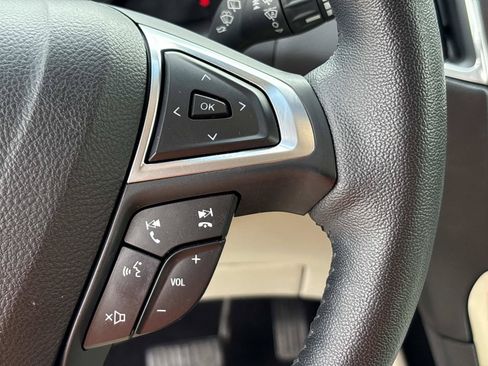 Used 2020 Ford Edge Titanium FWD image 18