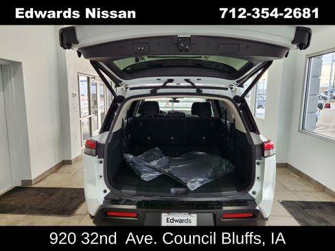 New 2026 Nissan Pathfinder SV image 12