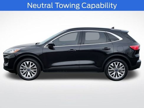Certified 2022 Ford Escape Titanium image 4