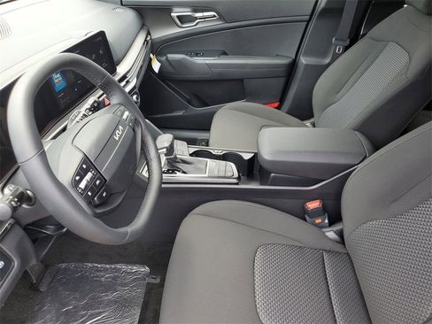 New 2026 Kia Sportage LX image 5