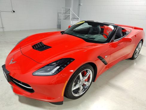 Used 2014 Chevrolet Corvette Stingray Convertible w/ 2LT Preferred Equipment Group image 18
