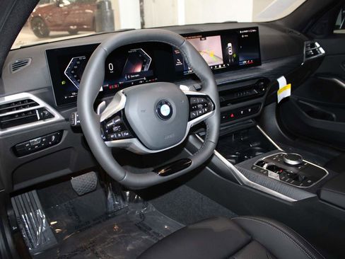 Used 2025 BMW 330i Sedan image 12