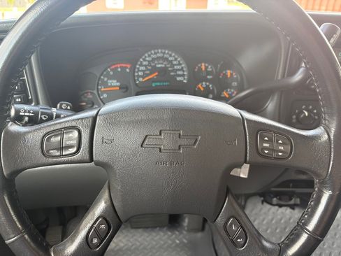 Used 2005 Chevrolet Silverado 2500 LS w/ Heavy-Duty Power Package image 15