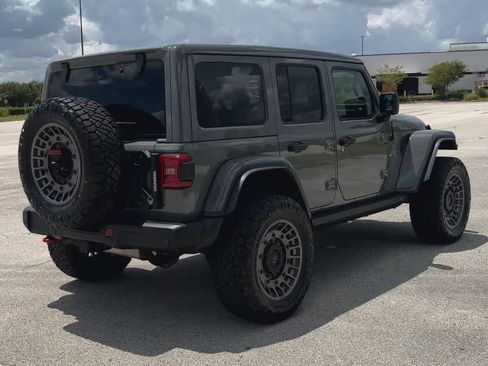 Used 2021 Jeep Wrangler Unlimited Rubicon w/ Trailer Tow Package AWD/4WD image 8