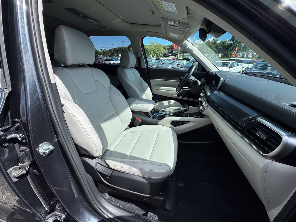 Used 2024 Kia Telluride S w/ S Sunroof Package AWD/4WD image 31