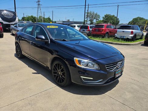 Used 2016 Volvo S60 T5 Premier w/ Convenience Package image 3
