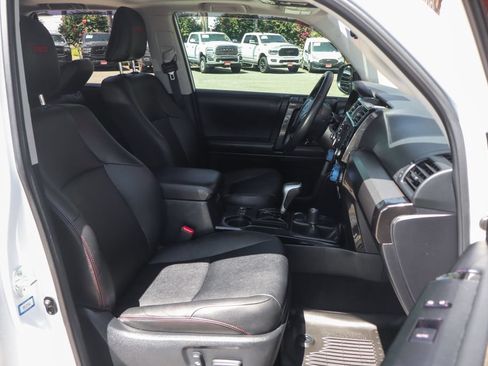 Used 2020 Toyota 4Runner TRD Off-Road Premium w/ Moonroof Package AWD/4WD image 51