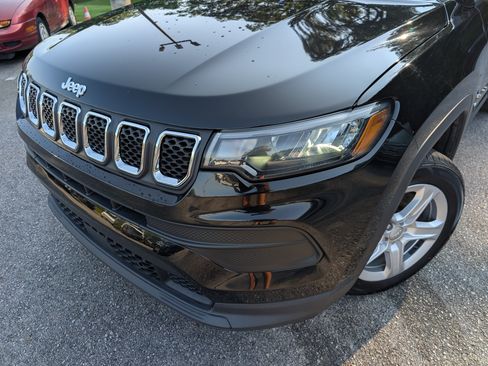 Used 2024 Jeep Compass Sport AWD/4WD image 13