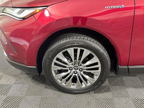 Used 2021 Toyota Venza Limited AWD/4WD image 11