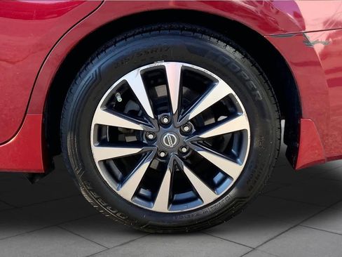 Used 2017 Nissan Altima 2.5 SL w/ 2.5 Technology Package FWD image 11