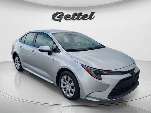 Certified 2025 Toyota Corolla LE w/ Convenience Package FWD image 3